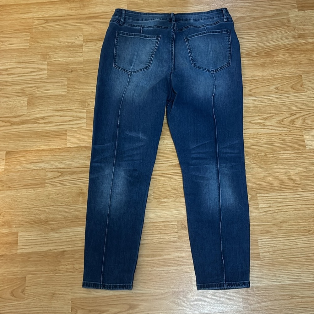 Jeans - Picture 2 of 3